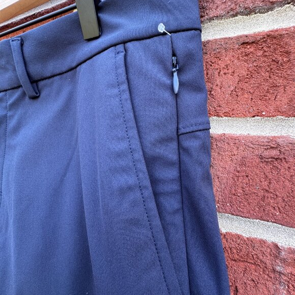 Old Navy Active Shorts Mens Sz 33 Navy Tech Hybrid 4-Way Stretch - Picture 2 of 9